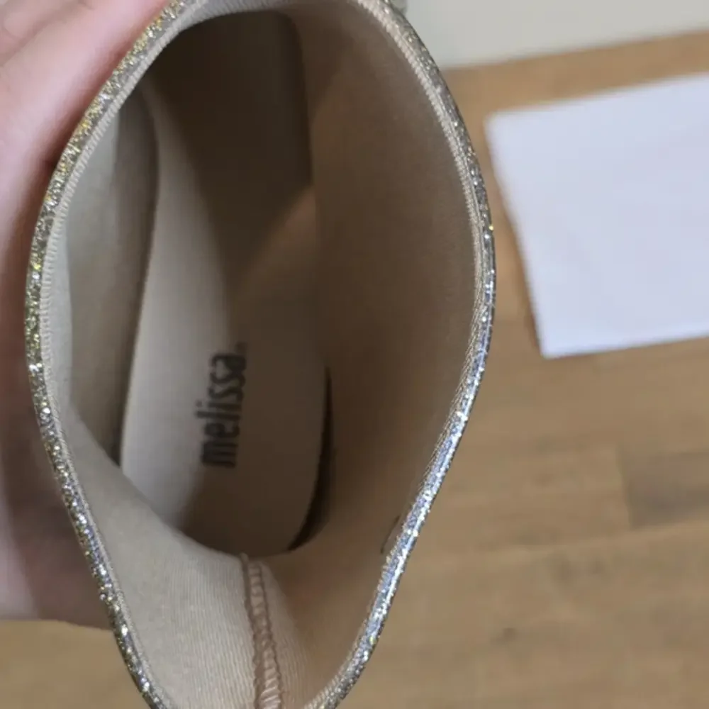 🔴 3/$15 Melissa Rain Drop Jelly Boot – Gold Glitter Waterproof Statement 5 US